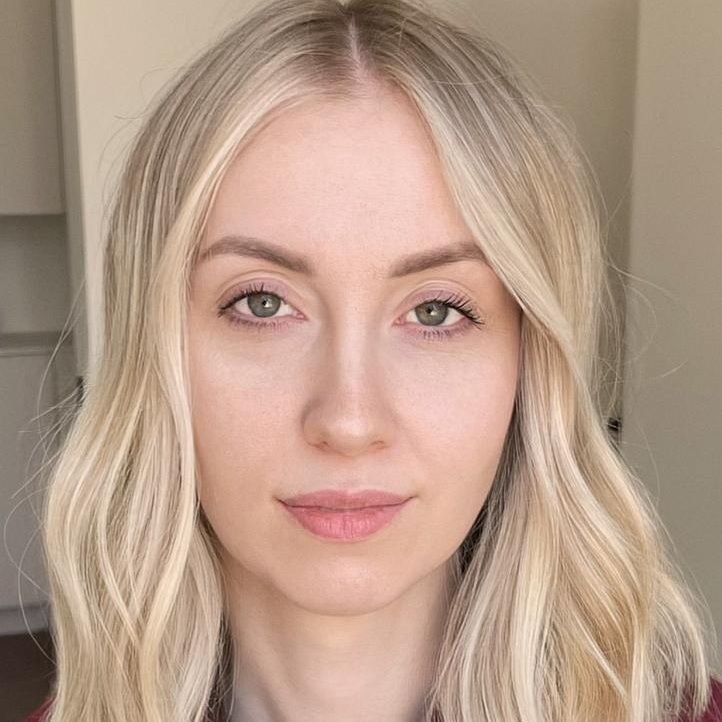 Марина Извекова